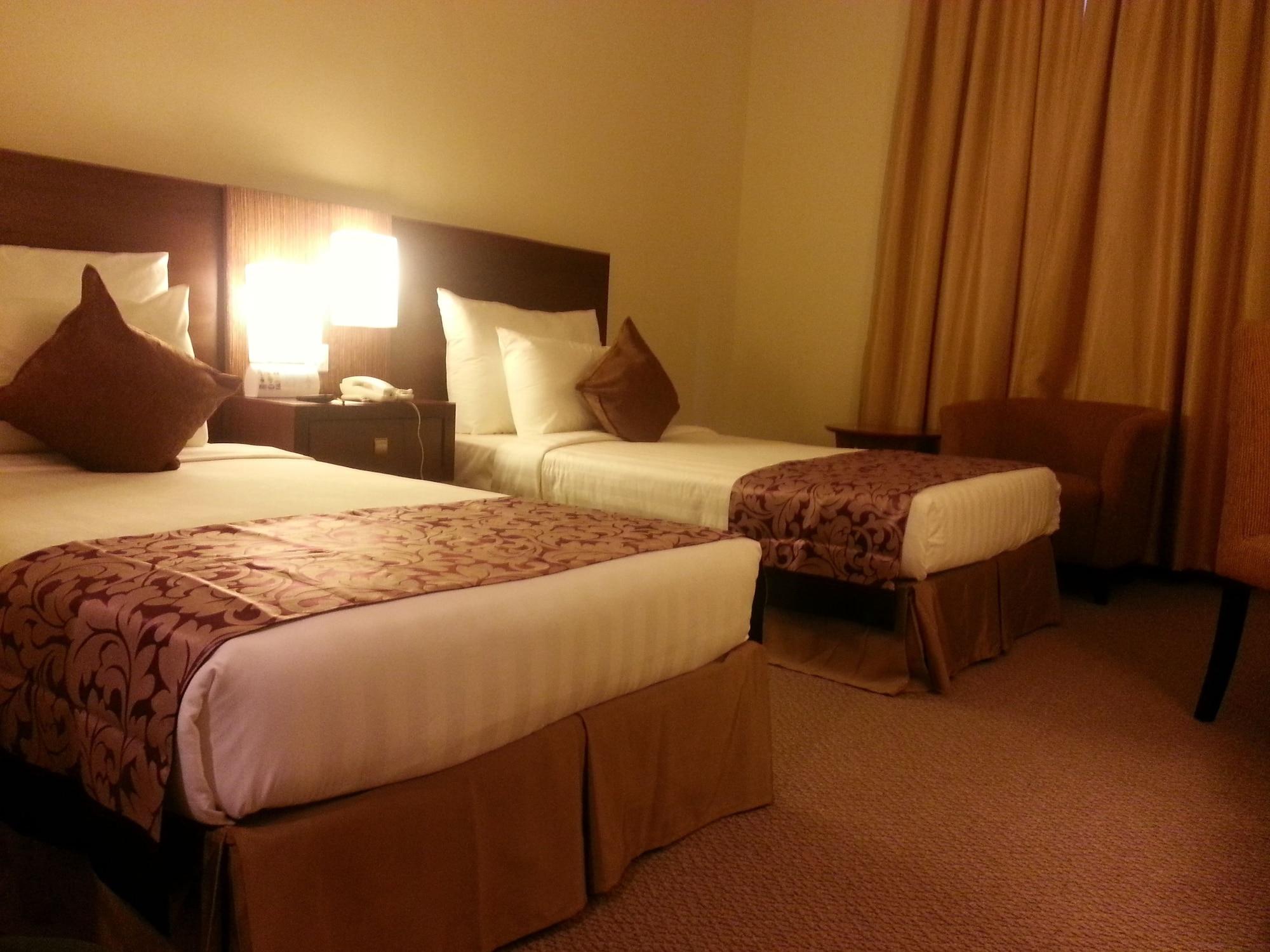 קואלה טרנגאנו The Grand Puteri Hotel מראה חיצוני תמונה