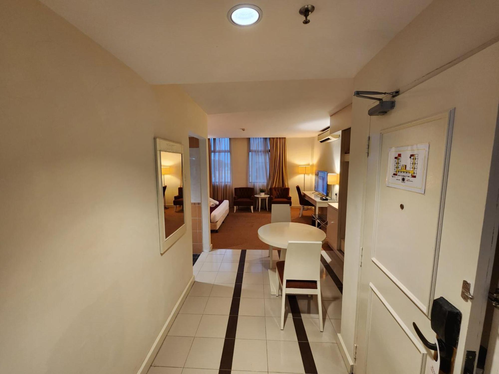 קואלה טרנגאנו The Grand Puteri Hotel מראה חיצוני תמונה