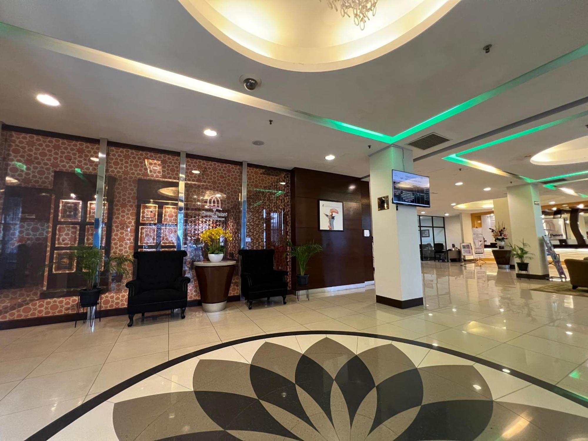 קואלה טרנגאנו The Grand Puteri Hotel מראה חיצוני תמונה