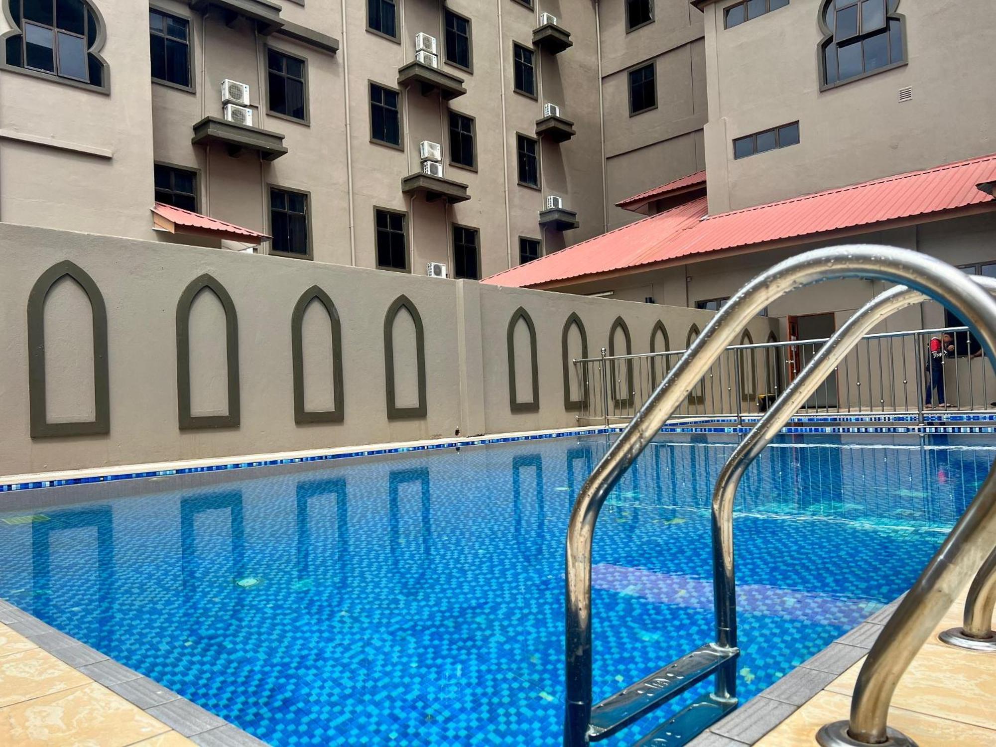 קואלה טרנגאנו The Grand Puteri Hotel מראה חיצוני תמונה