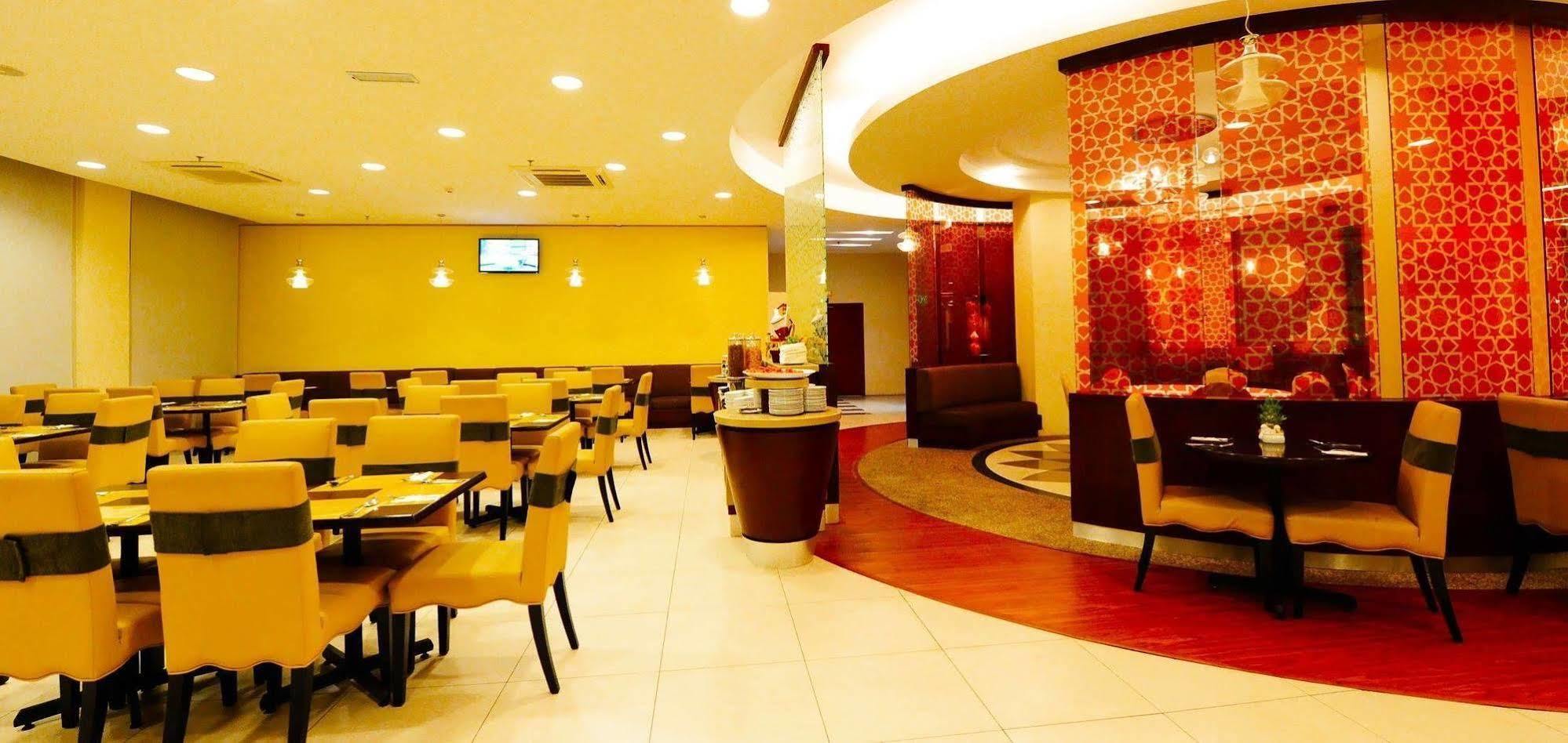 קואלה טרנגאנו The Grand Puteri Hotel מראה חיצוני תמונה